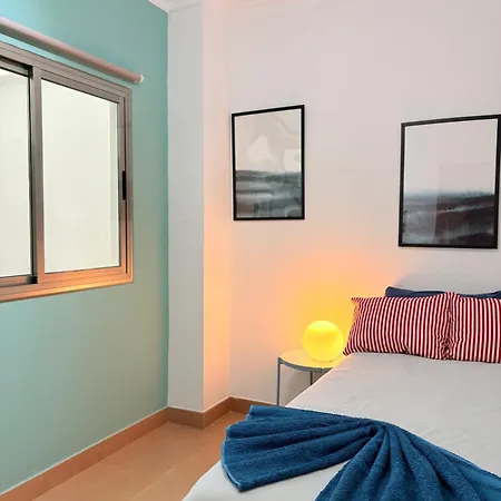 3bedroom Flat, 2 Bath In Plaza De La Feria Lägenhet