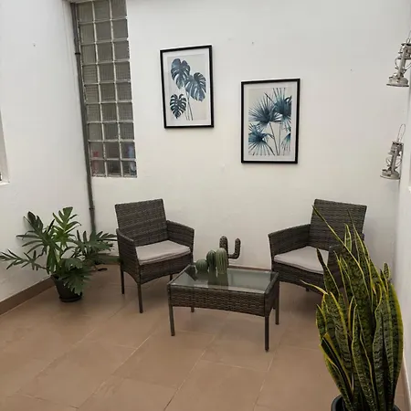 3bedroom Flat, 2 Bath In Plaza De La Feria Lägenhet